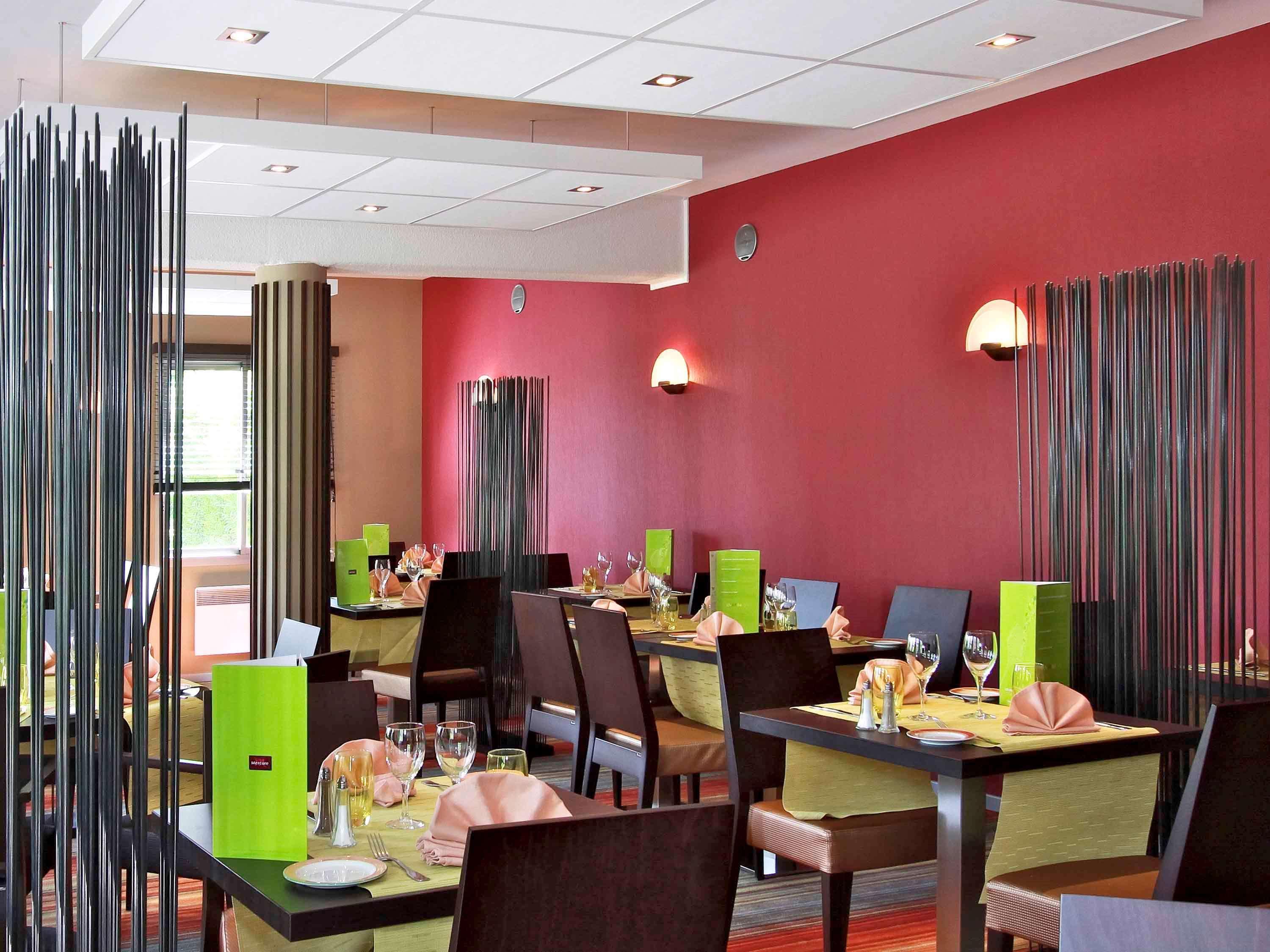 Mercure Hexagone Luxeuil Luxeuil-les-Bains Exterior foto