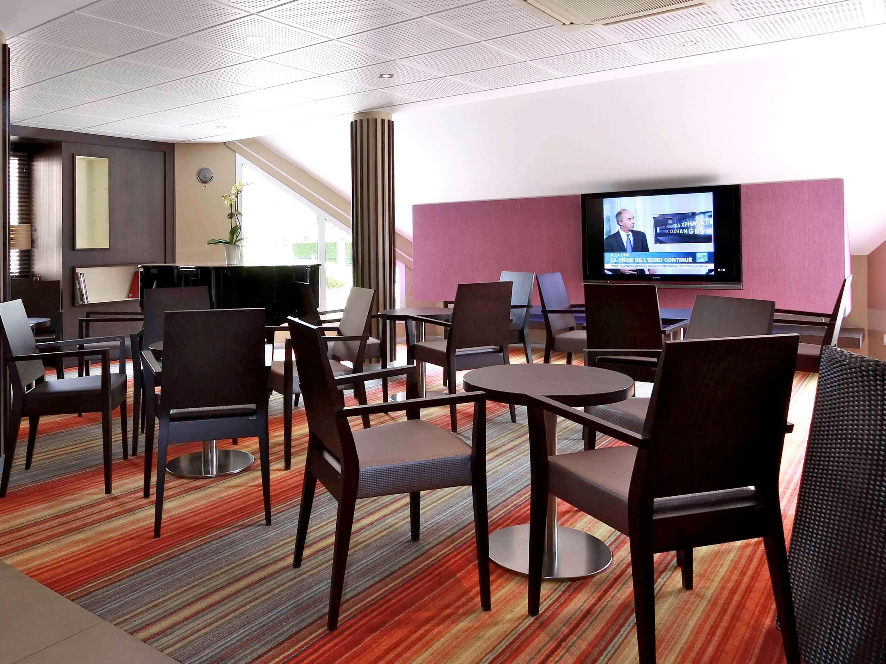 Mercure Hexagone Luxeuil Luxeuil-les-Bains Exterior foto