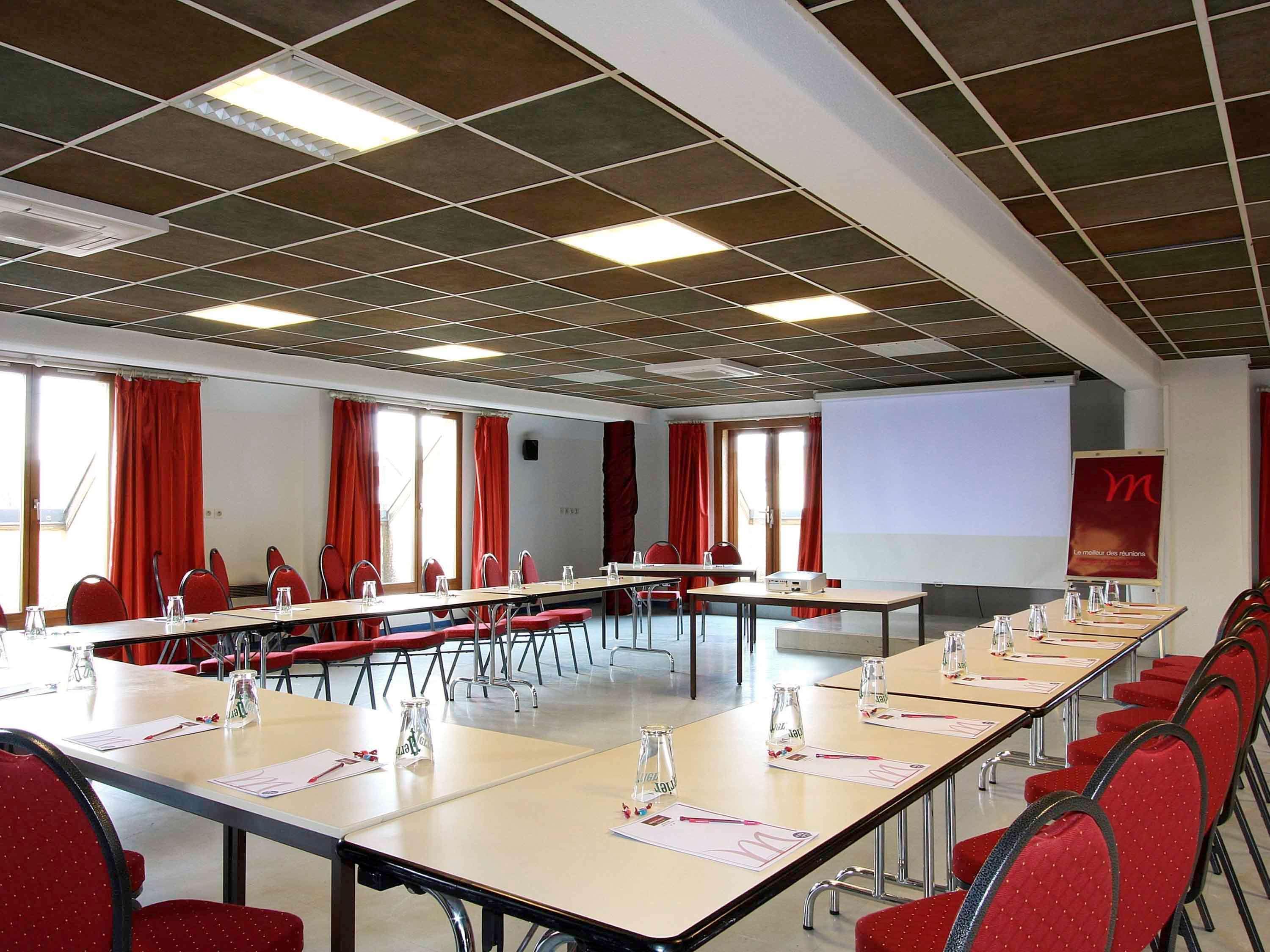 Mercure Hexagone Luxeuil Luxeuil-les-Bains Exterior foto