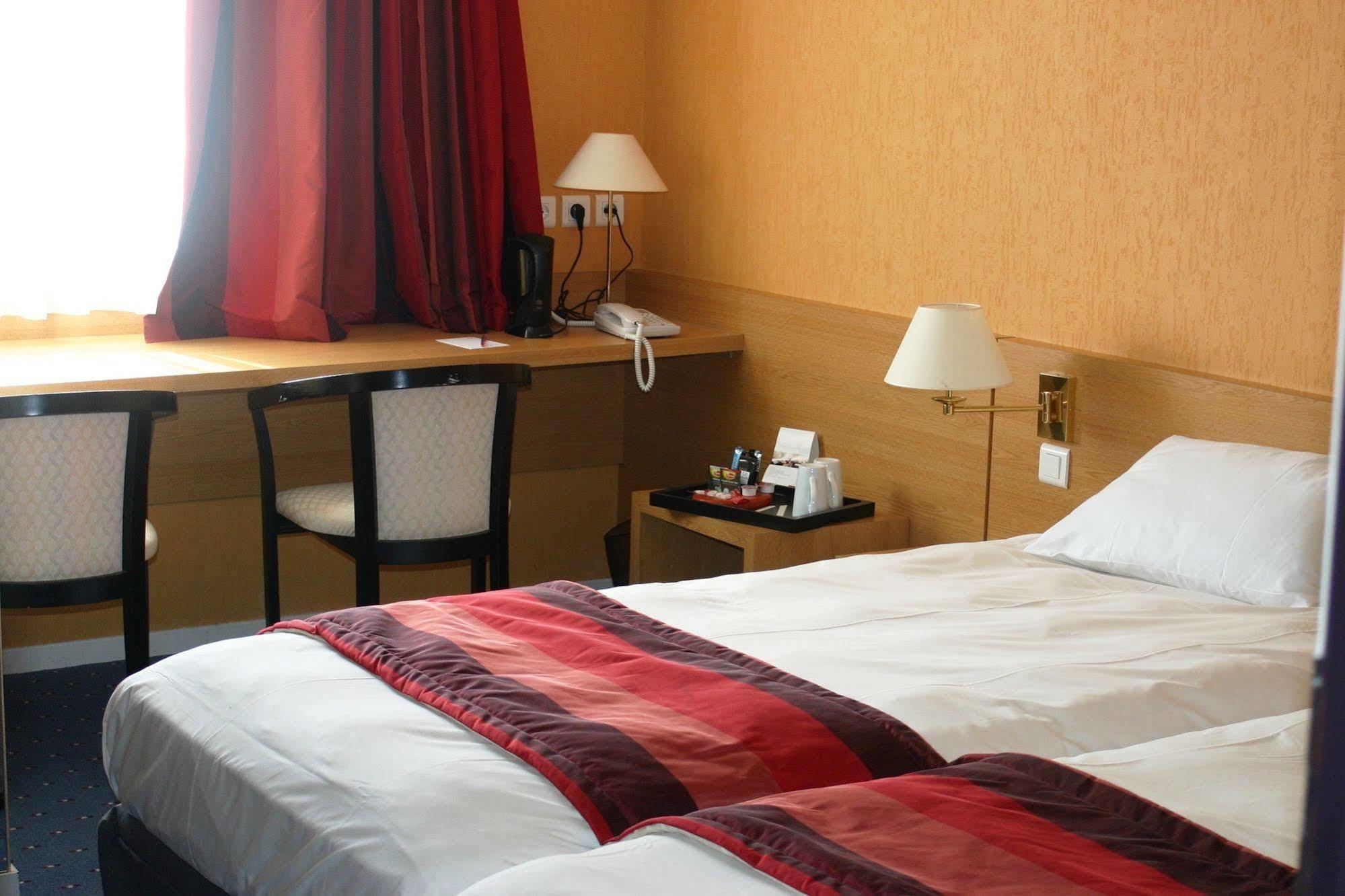 Mercure Hexagone Luxeuil Luxeuil-les-Bains Exterior foto